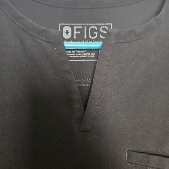 Figs Scrub Top black - Picture 3 of 7